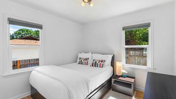 Classic Room | 3 bedrooms, iron/ironing board, free WiFi