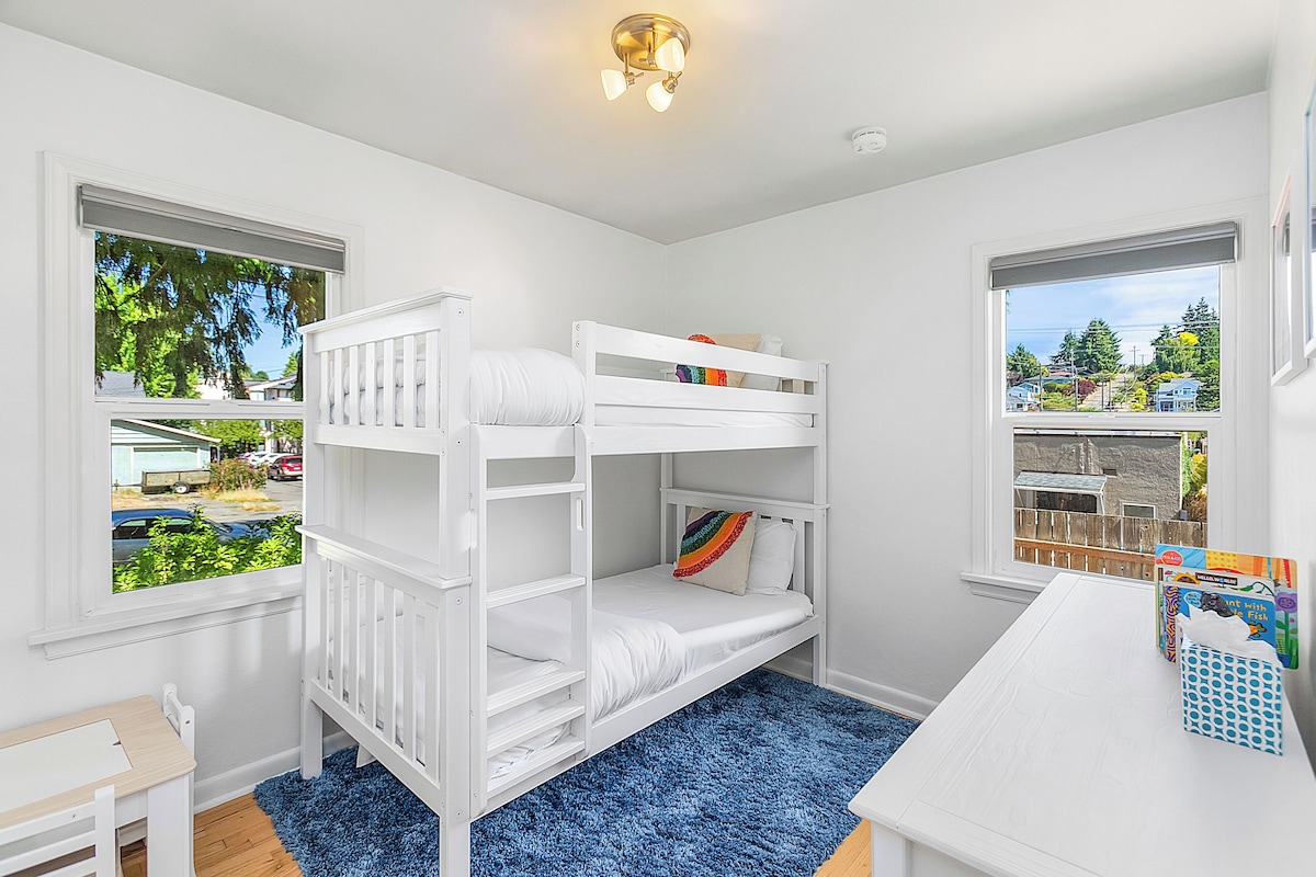 3 bedrooms, iron/ironing board, free WiFi