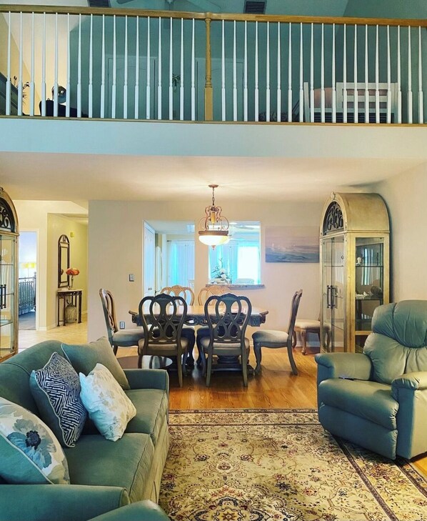 Smart TV - 5 miles from downtown Naples 5th Avenue! (Naples)