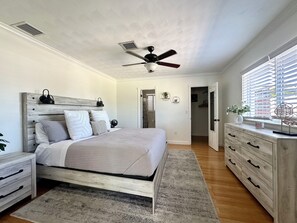 2 bedrooms, iron/ironing board, travel cot, free WiFi