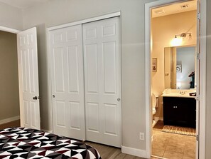 6 Schlafzimmer, Bügeleisen/Bügelbrett, WLAN, Bettwäsche
