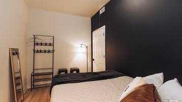 Basic Single Room (Shared Bathroom) | Desk, laptop workspace, iron/ironing board (on request), WiFi (free)
