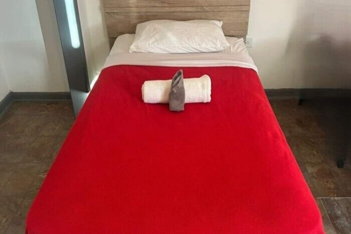 Economy Room | Individually furnished, desk, laptop workspace, iron/ironing board