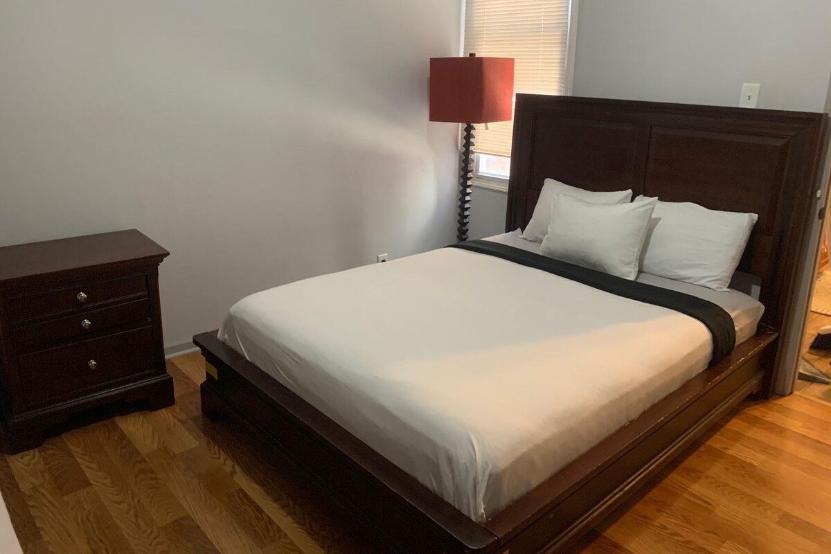 Standard Triple Room, Non Smoking, Shared Bathroom | Desk, laptop workspace, iron/ironing board (on request), free WiFi