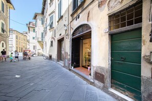 Exterior detail - Tango Luxury Suite in Center Town (Lucca)