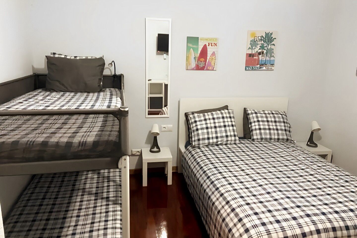 Phòng dành cho gia đình | 1 phòng ngủ, bàn, khu vực làm việc phù hợp cho laptop, màn/rèm cản sáng 