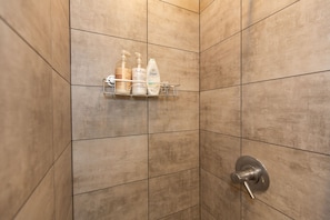 Hair dryer, towels - Aspen Hideout:Midtown Bozeman (Bozeman)