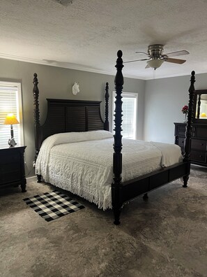 4 Schlafzimmer, Bügeleisen/Bügelbrett, kostenloses WLAN, Bettwäsche