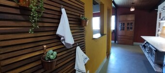 Country house, exuberant nature, fresh air, mountain views.