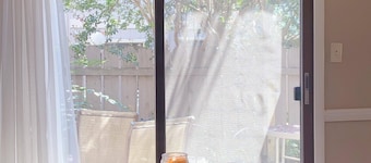 A neat condo 8 minutes away from Down Town and Mall, and nearby many restaurants