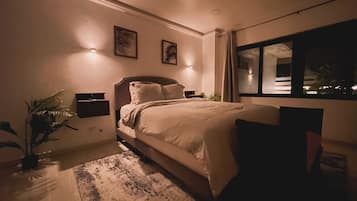 2 habitaciones, escritorio, tabla de planchar con plancha y wifi gratis