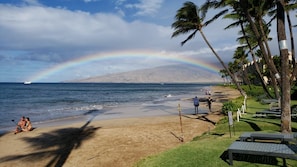 On the beach, sun loungers, beach towels - Top Floor Beachfront Condo with Ocean view (Kihei)