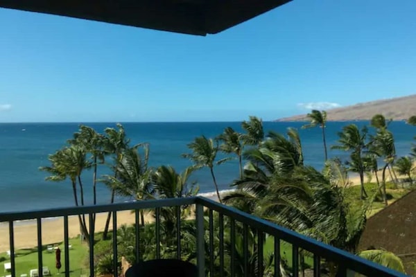 Gorgeous ocean views from the lanai!