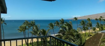 Top Floor Beachfront Condo with Ocean view