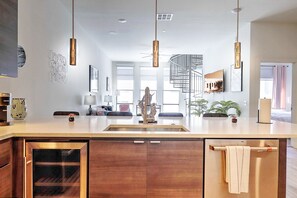 Superior Apartment | Private kitchen | Full-size fridge, microwave, oven, stovetop - Private Rooftop Patio-Walk Score 81-4014 (Scottsdale)