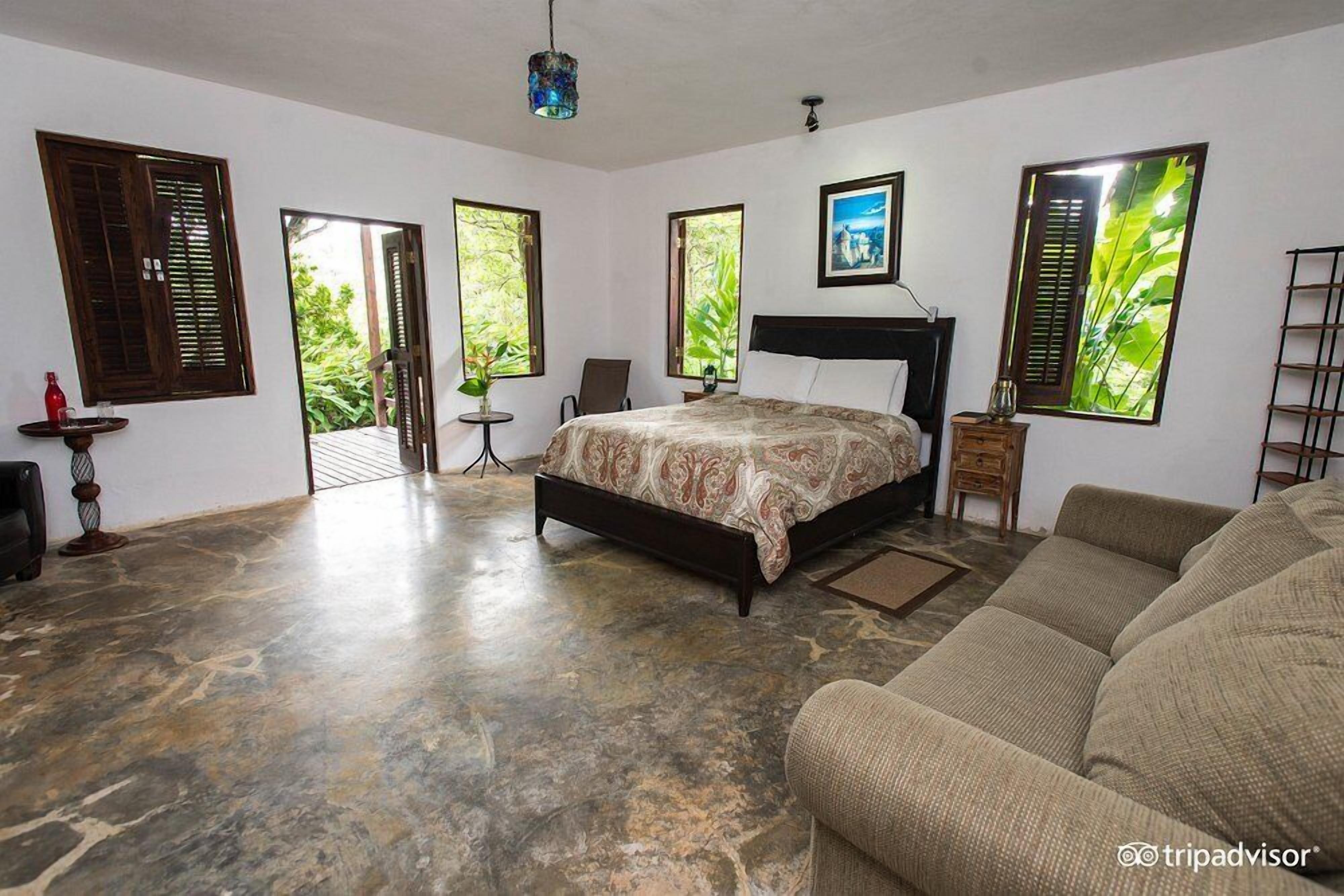 Serenity Rainforest Retreat