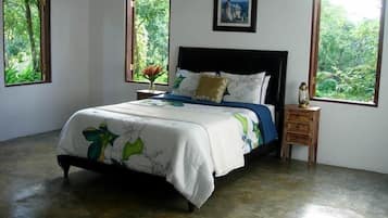 Comfort Room | 1 bedroom, individually decorated, individually furnished, free WiFi