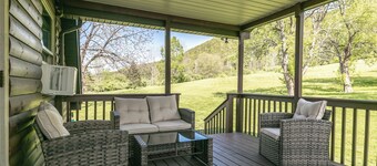 Creekside Cabin - Watkins Glen, Corning, Finger Lakes with Hot Tub
