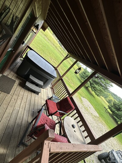 Dakota Trail Cabin 1/2 mile from Old Man's Cave State Park in Hocking Hills