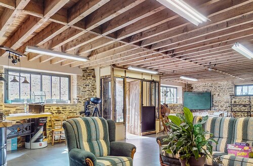 Stunning home in Neuilly le Vendin