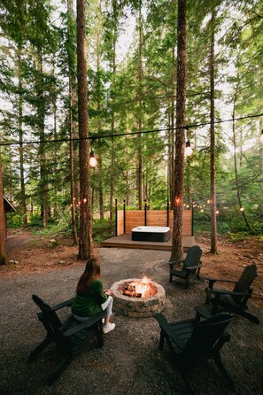 Terrace/patio - Modern Mt. Baker Cabin With NEW Private Hot Tub (Maple Falls)