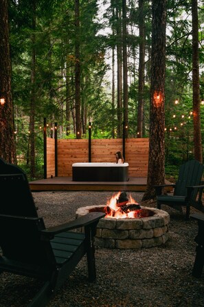 Property grounds - Modern Mt. Baker Cabin With NEW Private Hot Tub (Maple Falls)