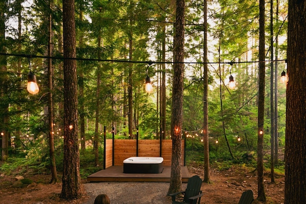 Bañera de hidromasaje al aire libre