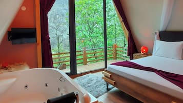Bungalow Deluxe, 2 phòng ngủ, quang cảnh sông | 2 phòng ngủ, phòng cách âm, bàn ủi/dụng cụ ủi quần áo