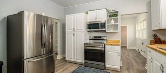 Charming Bungalow Steps Away From Medical Row

