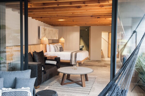 Premium Suite, King bed and Jacuzzi | 1 bedroom, premium bedding, down comforters, pillowtop beds - El lugar del que te hable Hotel Boutique (Valle de Bravo)