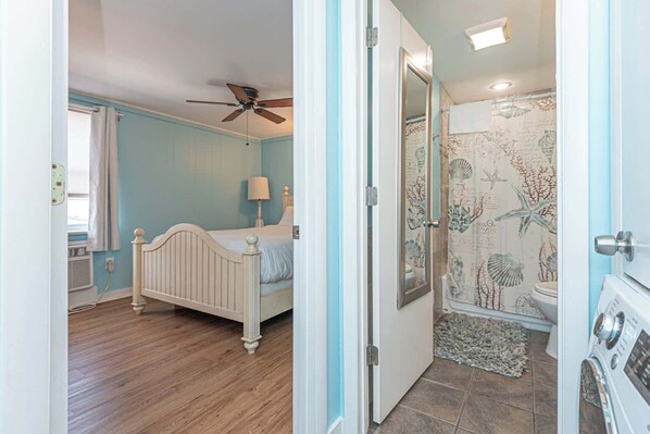 1 bedroom, iron/ironing board, WiFi, bed sheets - Jolly Judlee 1BR 1BA Bayside Renovated Efficiency (Ocean City)