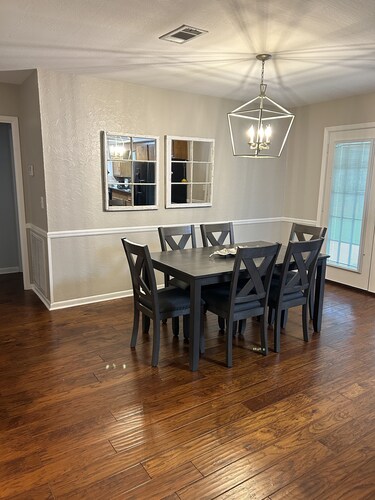 "The Country Escape" Minutes from USM and Downtown activities!