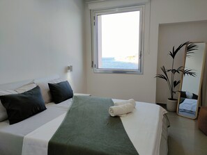 1 slaapkamer, een strijkplank/strijkijzer, wifi, beddengoed