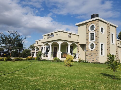 VASHA5 AT SOUTHLAKE VILLAS.