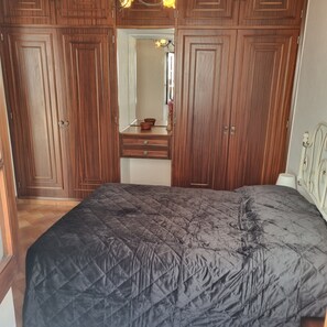 2 bedrooms, WiFi, bed sheets - Casa Nelinha (Luz)