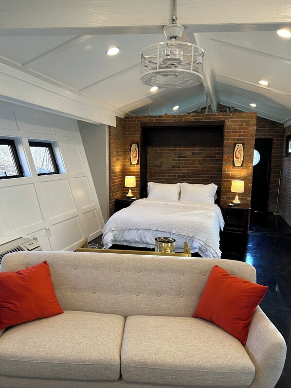 Interior - EPIC PICKLE BALL GUEST RETREAT (St. Louis)