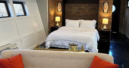 EPIC PICKLE BALL GUEST RETREAT