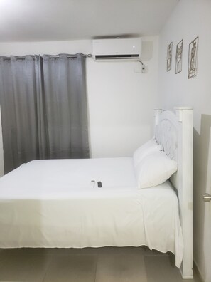 1 bedroom, iron/ironing board, free WiFi, bed sheets - The Cozy Duplex (Boca chica)