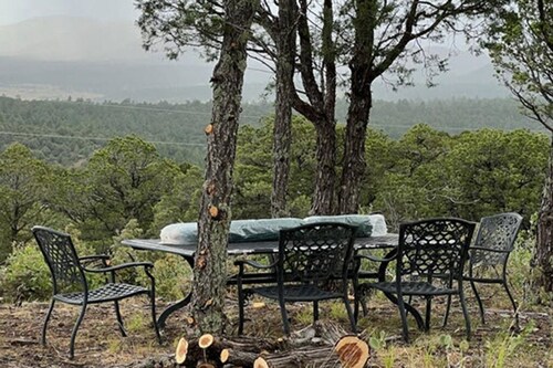 Bear's Den Cabin, Aguilar, CO
Sleeps 4 -  2 bedrooms – 1 bathroom