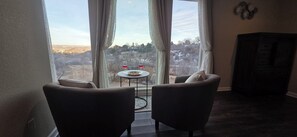 Interior - Relaxing Home away from home, 7 BRs/ 8 Beds /Sleeps14 (Colorado Springs)