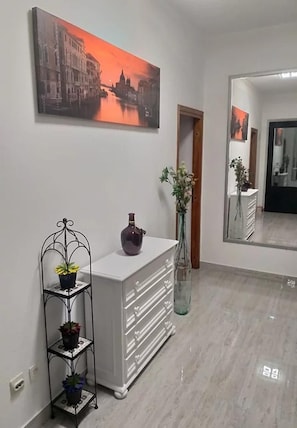 Apartment, Smoking