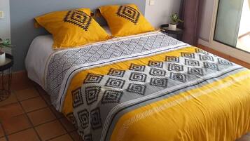 1 bedroom, soundproofing, iron/ironing board, travel crib