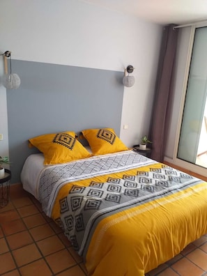 1 chambre, chambres insonorisées, fer et planche à repasser