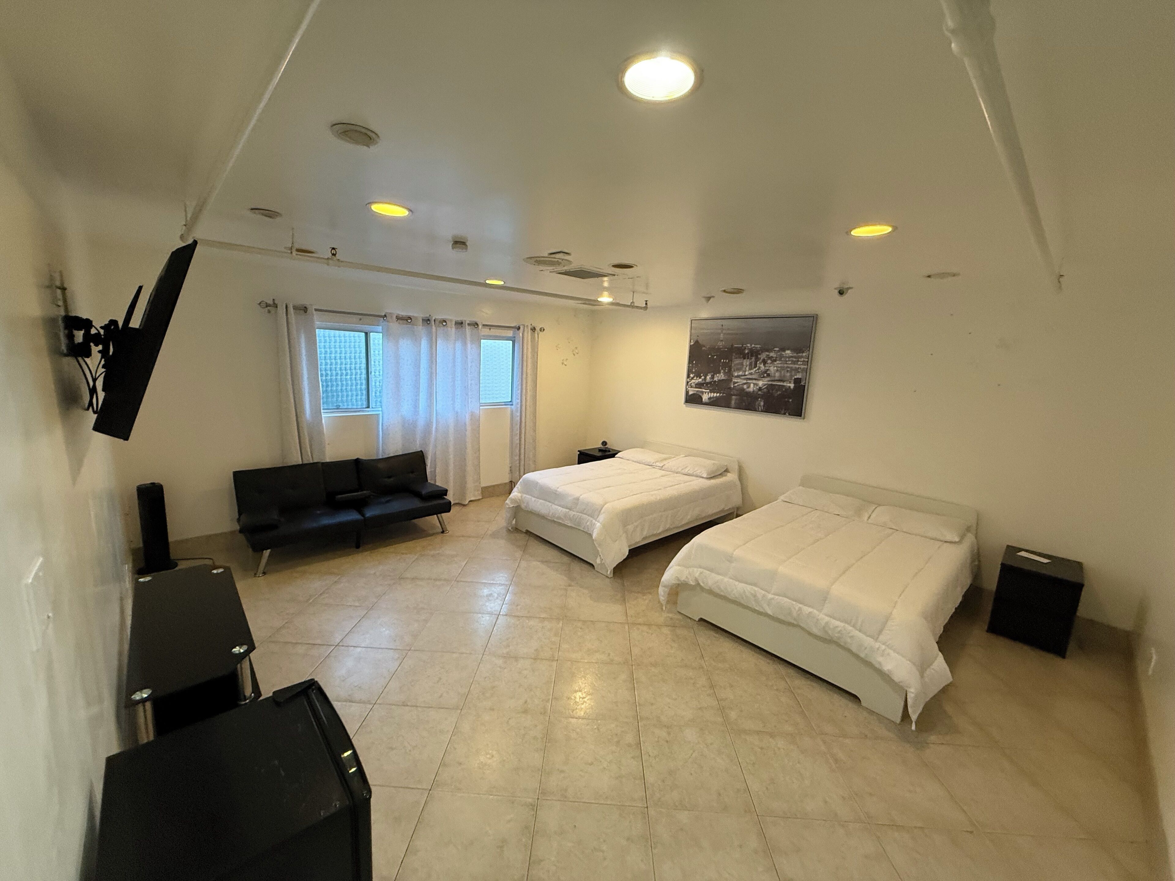 Room 13 (2 Double Beds Private Bathroom Suite) | Free WiFi, bed sheets