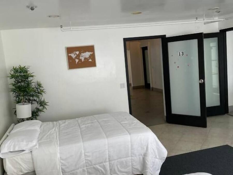 Free WiFi, bed sheets