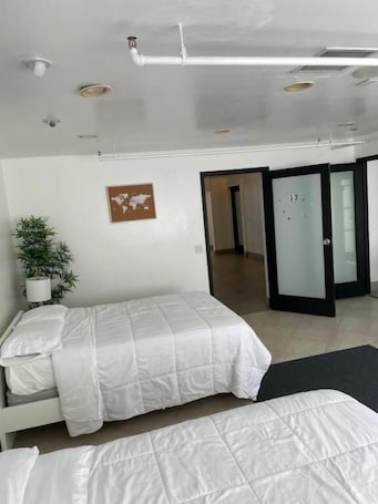 Room 13 (2 Double Beds Private Bathroom Suite) | Free WiFi, bed sheets