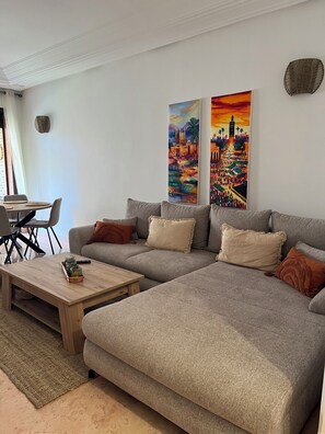 Smart TV, fireplace - Appartement Cosy Avec Piscine (Marrakech)