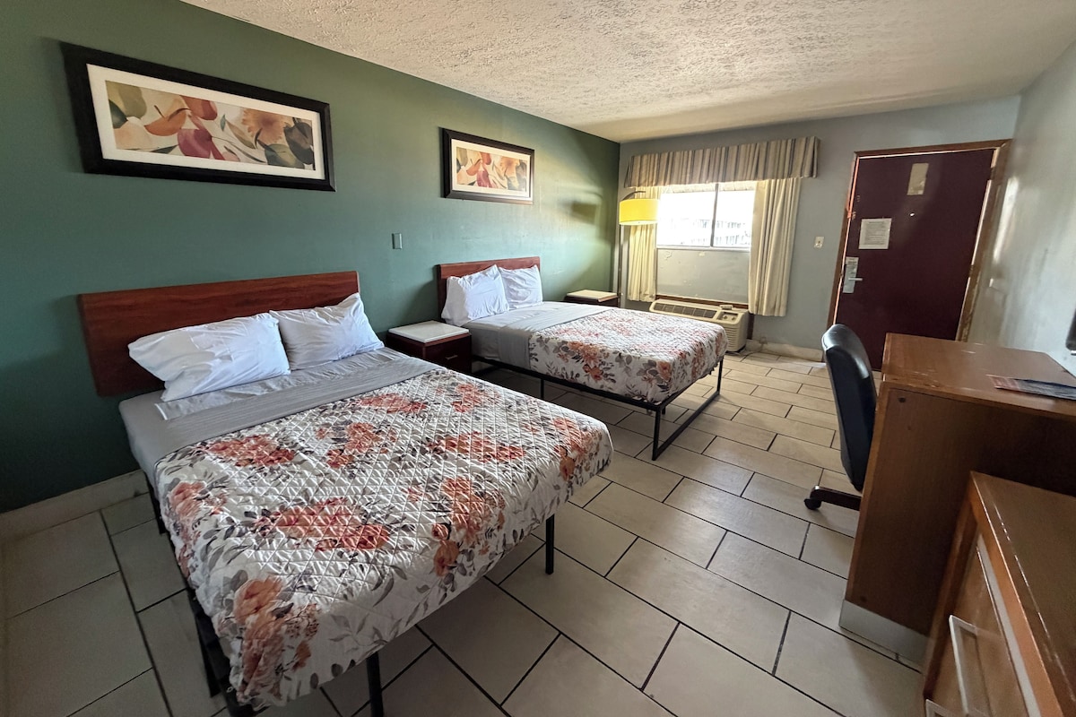1 bedroom, desk, iron/ironing board (on request), WiFi (free)