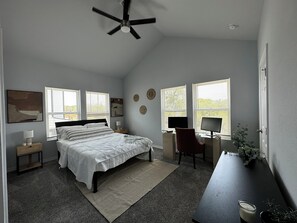 3 bedrooms, in-room safe, desk, iron/ironing board