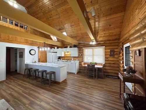 Enjoy a memorable visit when you stay at Spring Branch Cabin.